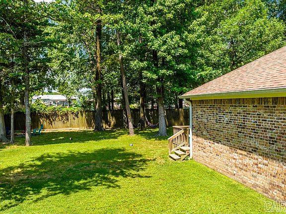 2nd image of 24 Shadetree Ln