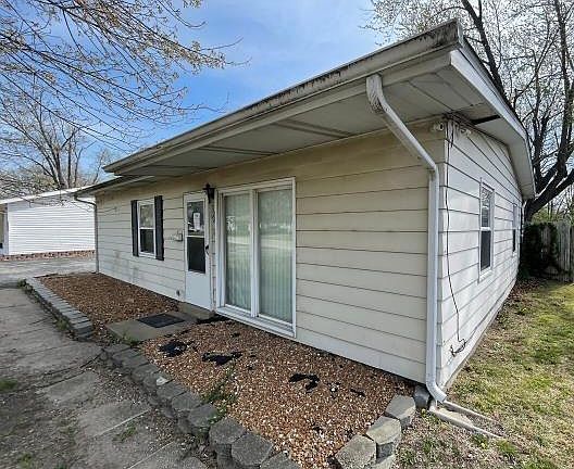 2nd image of 128 Saint Thomas Ln