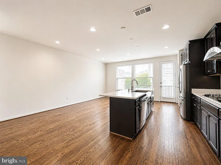 23451 Epperson Sq — Photo 17