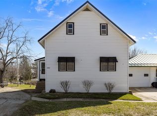 205 Ely St, Walker, IA 52352