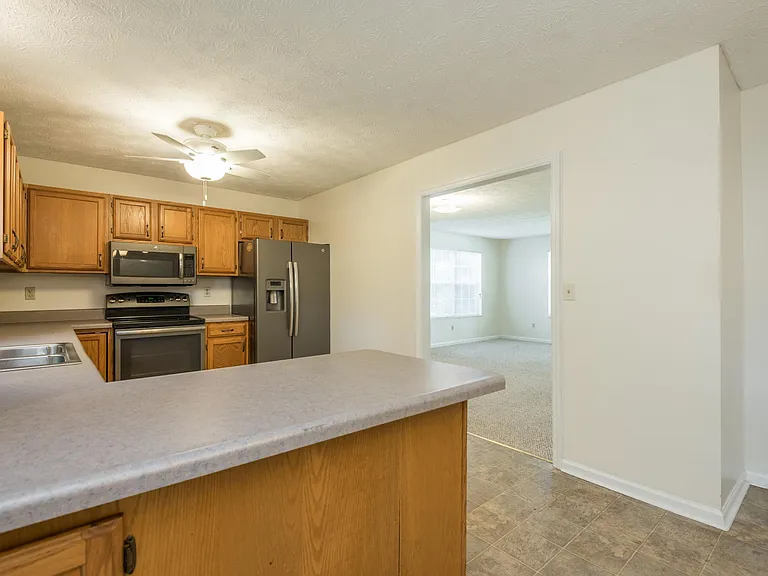 1560 Pheasants Glen Dr — Photo 51