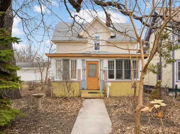 682 Fairview Ave N, Saint Paul, MN 55104