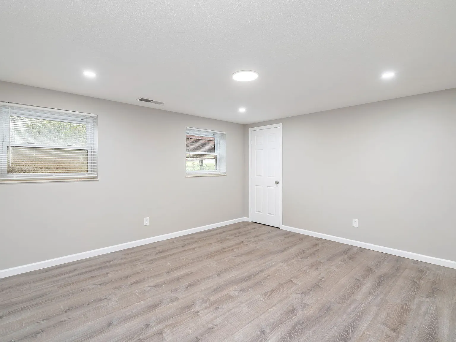 (Achjhs) 1516 & 1518 Parkridge Dr Duple — Photo 3
