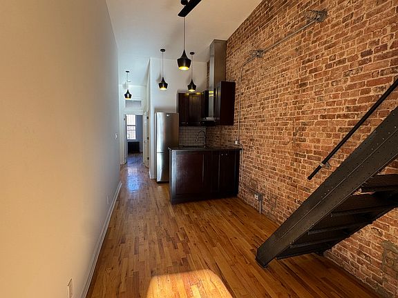 3rd image of 179 Irving Ave APT 3R