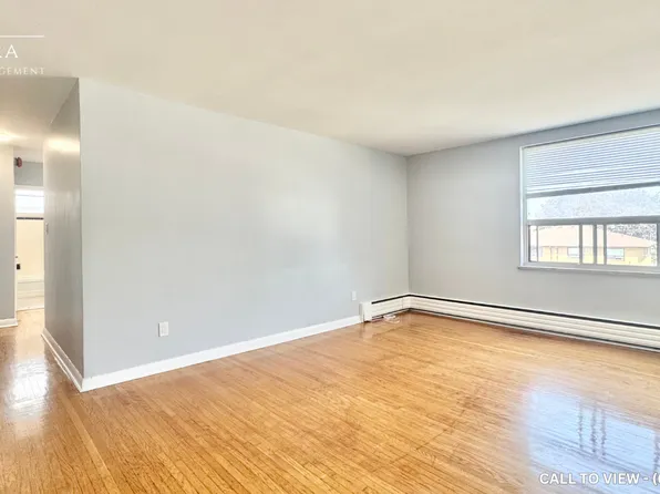 3 Hartham Pl #10, North York, ON M3K 1P2