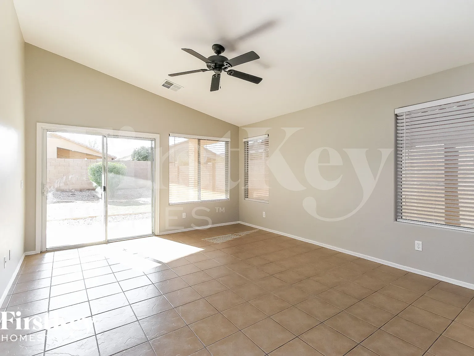 4 bed, 2.0 bath, 1863 sqft, $2,250 — Photo 2