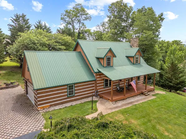 610 S Petunia Rd, Wytheville, VA 24382