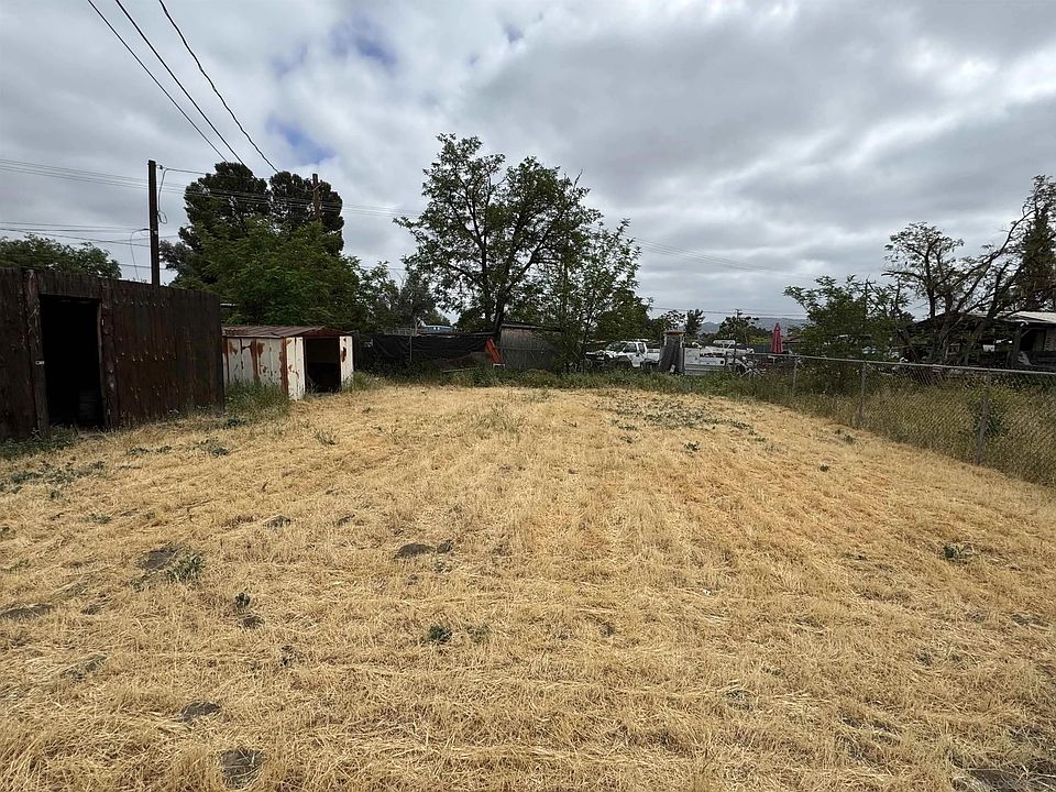 2nd image of 27894 Washington Ave