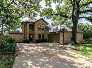 3300 Willow Creek Way, Bedford, TX 76021
