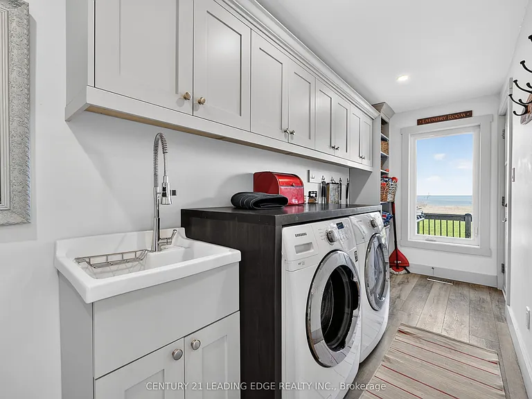 29 Saint Clair St — Photo 18