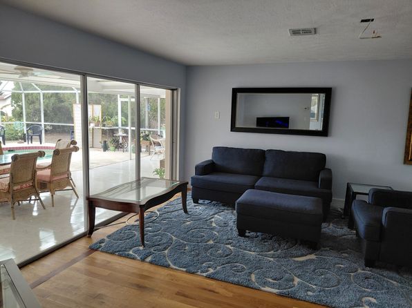 43 Windsor Dr