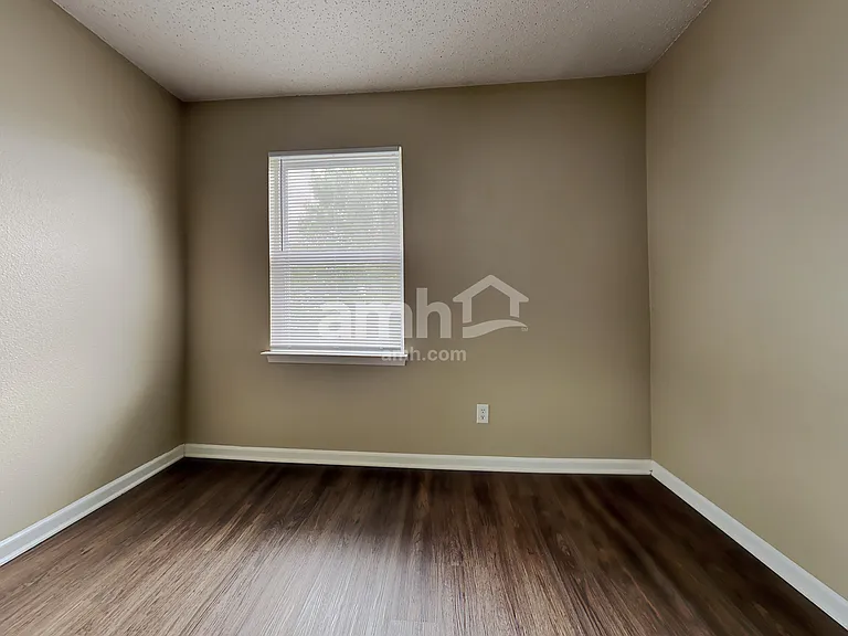 2300 Shadowbrook Dr — Photo 15