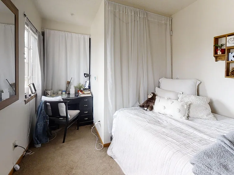 537 S Van Buren St #D — Photo 18