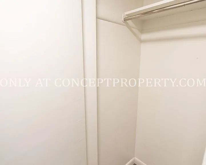 425 E 3rd Ave — Photo 84
