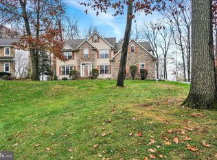 138 W Crestlyn Dr, York, PA