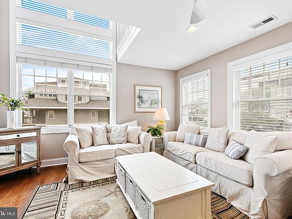 5th image of 1000 N Bay Ave APT 1S