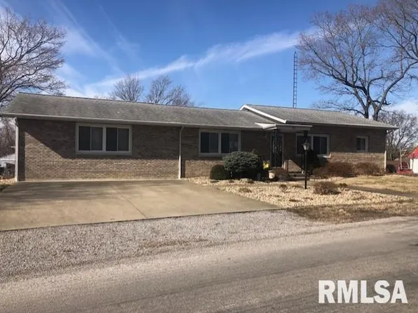 113 N Jackson St, Dix, IL 62830
