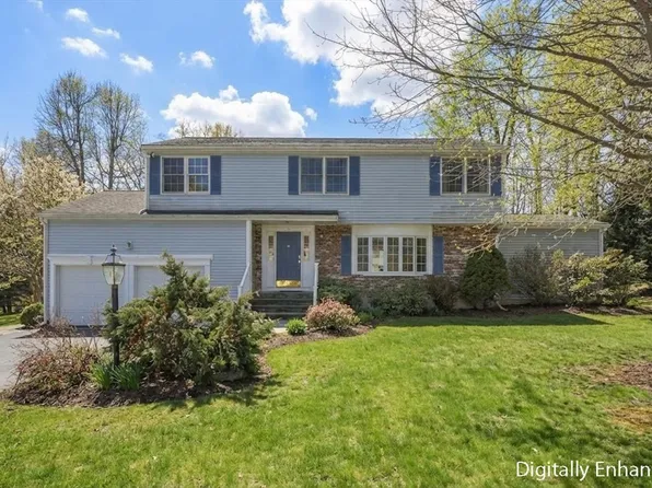 26 Monroe St, Shrewsbury, MA 01545