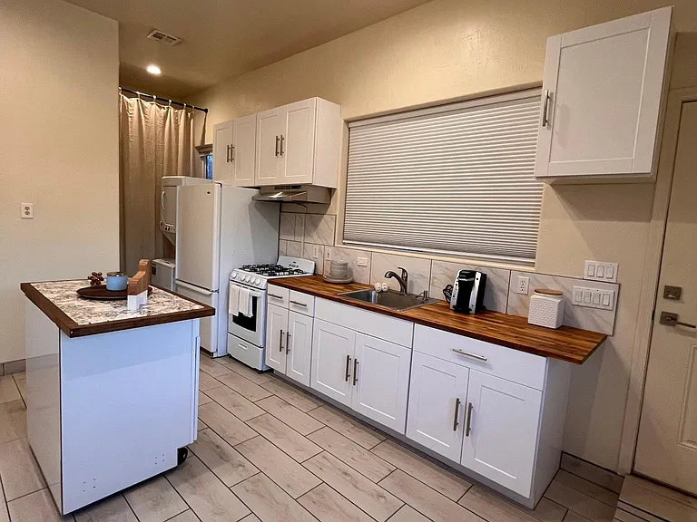19402 W Corto Ln — Photo 5