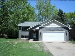 3843 Edith Ln, Lexington, MN 55014