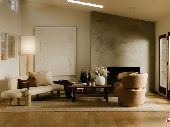 3019 Surry St, Los Angeles, CA 90027