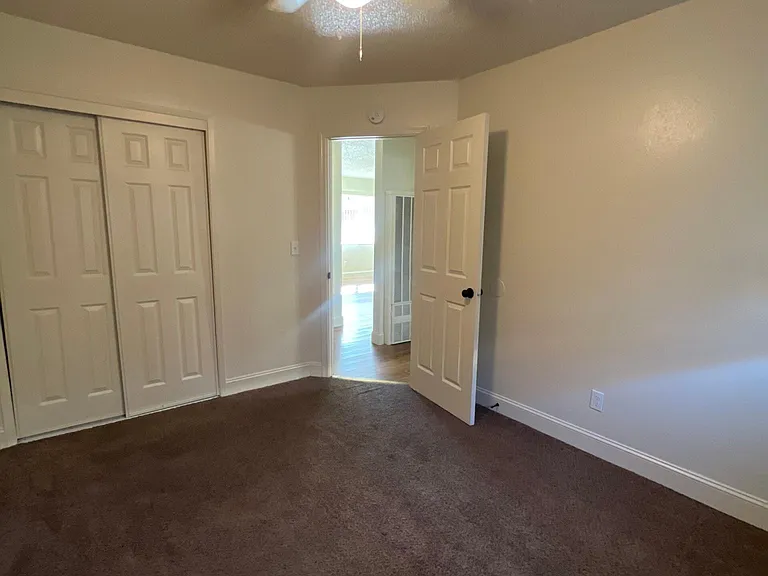 504 N Pine St #G — Photo 7