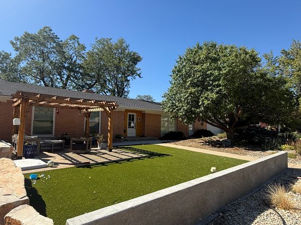 825 Hillside Ct