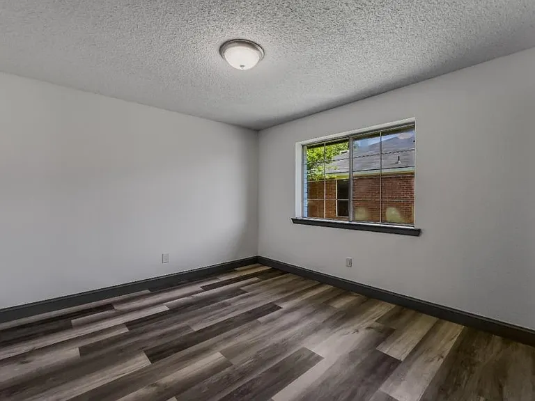116 Princeton Cir — Photo 18