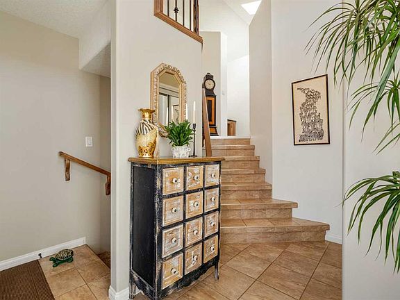 4th image of 1656 NE Coalbanks Blvd W
