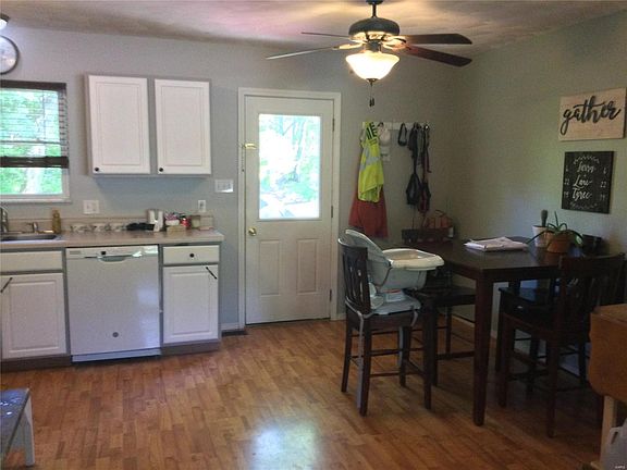 3rd image of 255 Spruce St