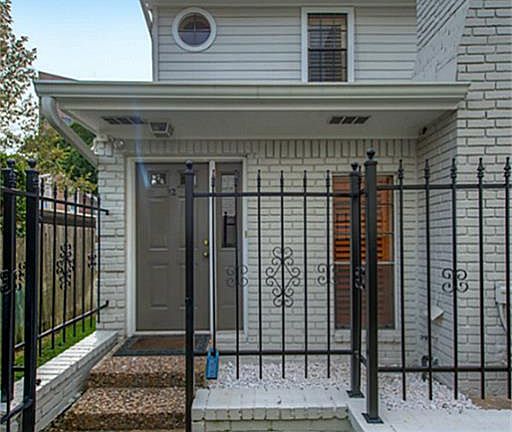 3rd image of 1911 Bering Dr APT 32