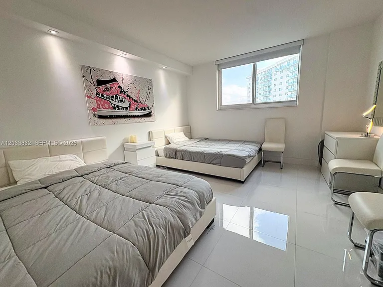 19380 Collins Ave #827 — Photo 7