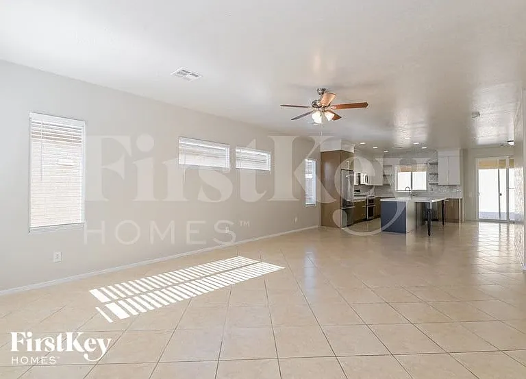 2580 Lockerbie St — Photo 5