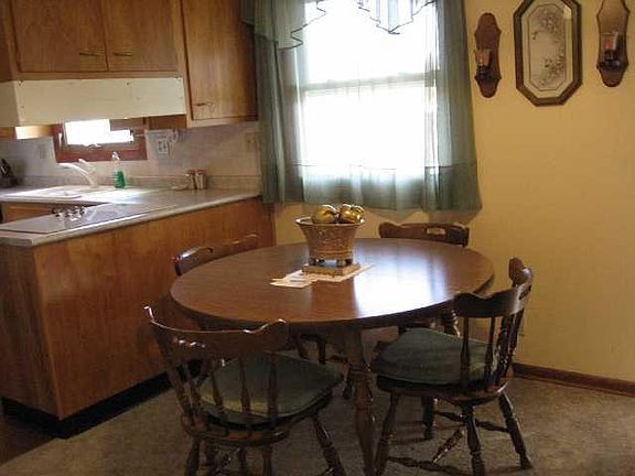 5th image of 46 W Circle Ln