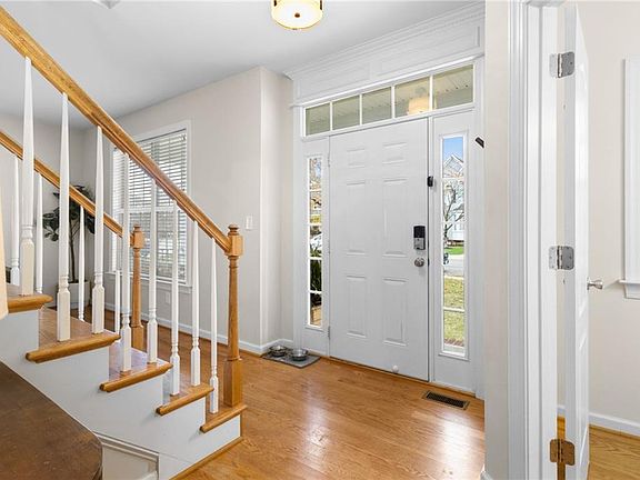 5th image of 7 Kenan Ct