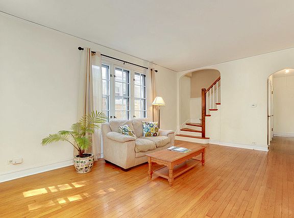 4th image of 7650 Karlov Ave