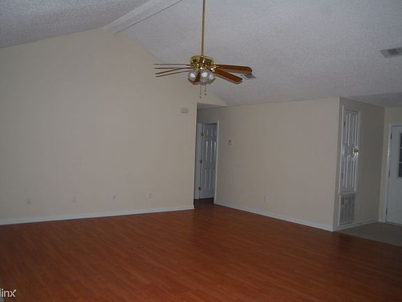 4th image of 10355 Pin Oak Dr