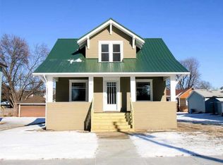 314 E 1st St, Canton, SD 57013