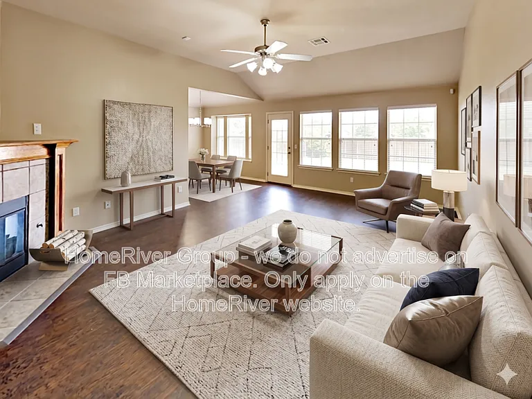 1028 Westridge Dr — Photo 3