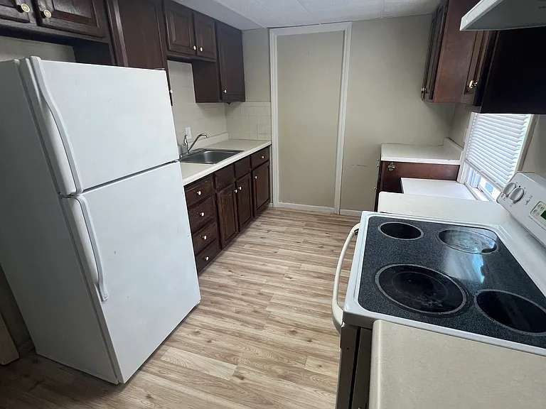 64 Willow Dr #3 — Photo 5