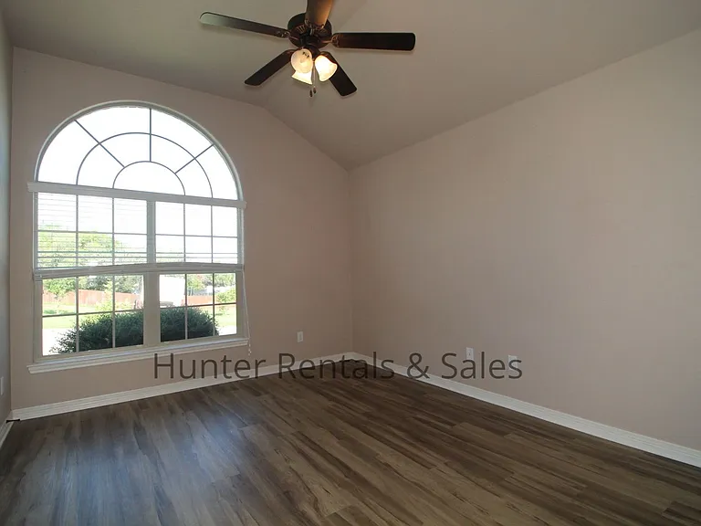 2522 Boxwood Dr — Photo 27