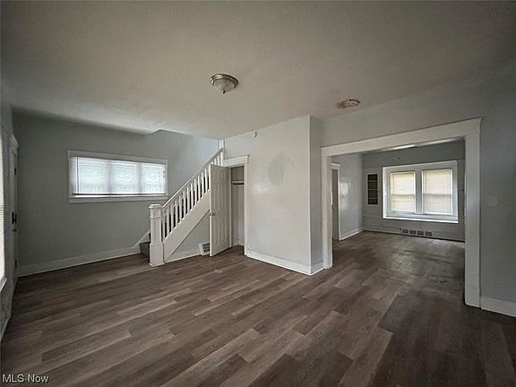 3rd image of 11700 Robertson Ave