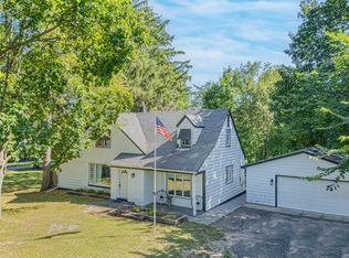 2422 Sterling Dr, McHenry, IL 60050