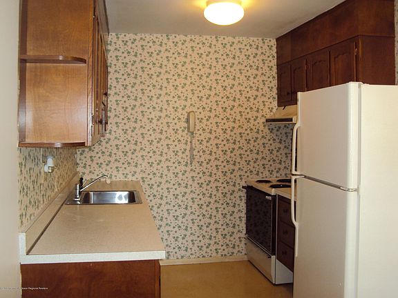 5th image of 531D Dartmoor Ct #100D