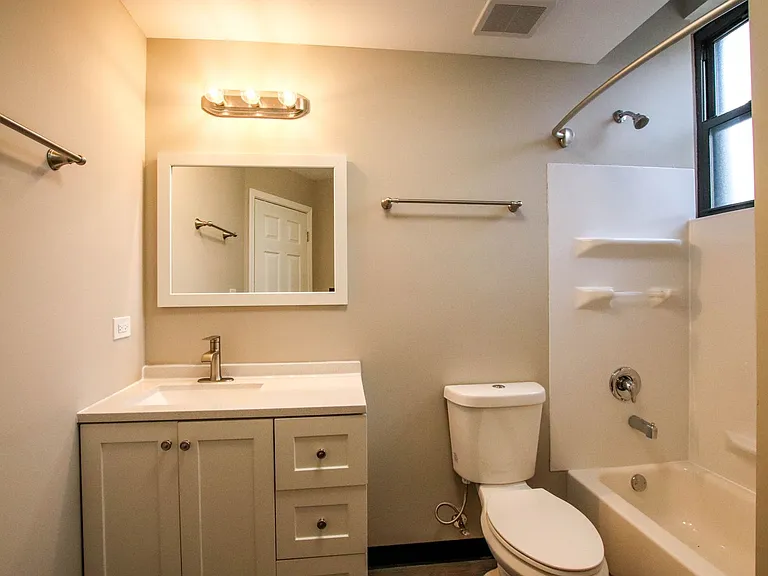 1623 W Grace St #25 — Photo 10
