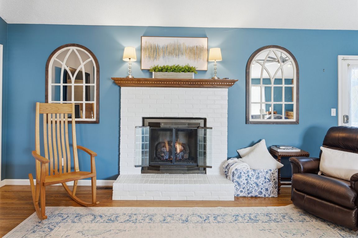 next background image