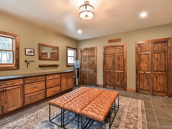 2nd image of 61 Mount View Estates Road