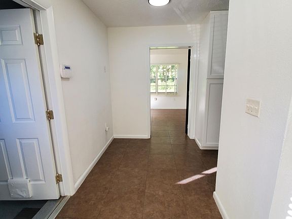 3rd image of 702 Jewell St