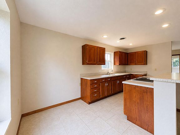 4th image of 813 S Hazel Street