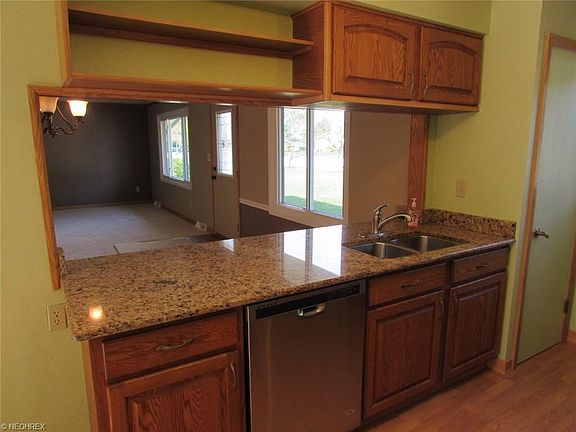 4th image of 20729 Pineview Cir
